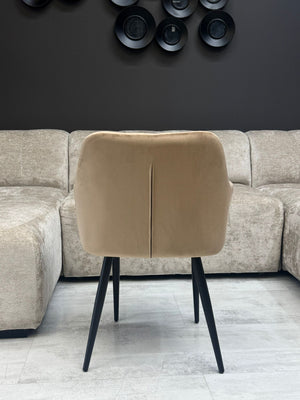 Chaise Capitonnée Taupe – Assise Anti-Tache Pieds Métal Noir