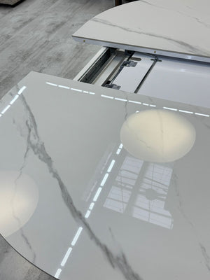 Table NOVA extensible en céramique blanche finition marbre gris – Haute Résistance